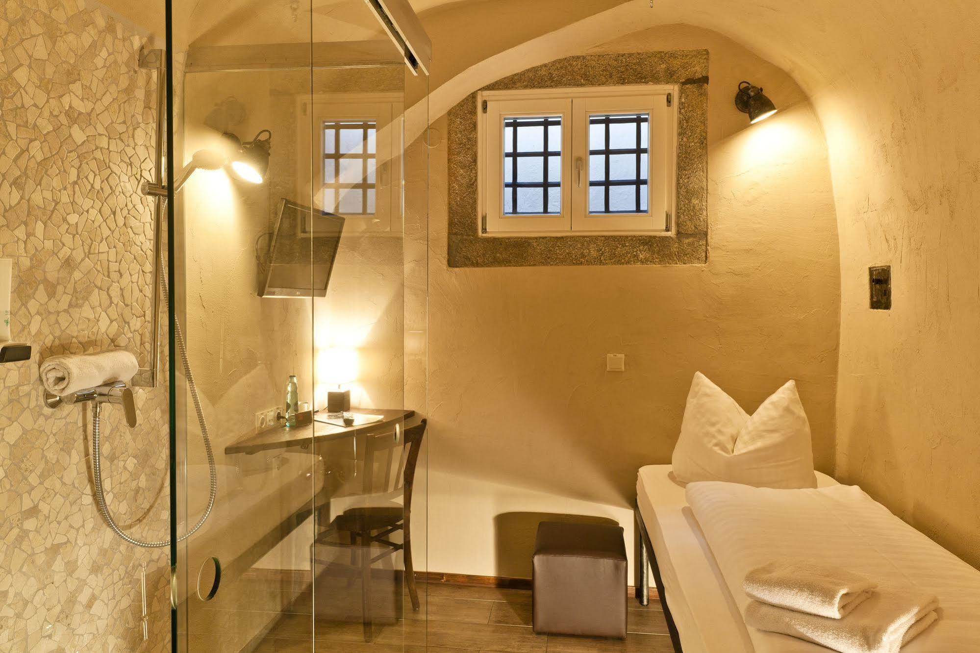 Knast-Hotel Fronfeste Amberg Esterno foto